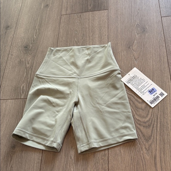 NWT Lululemon Align High-Rise Short 6" Fog Green Size 2 - Picture 5 of 8